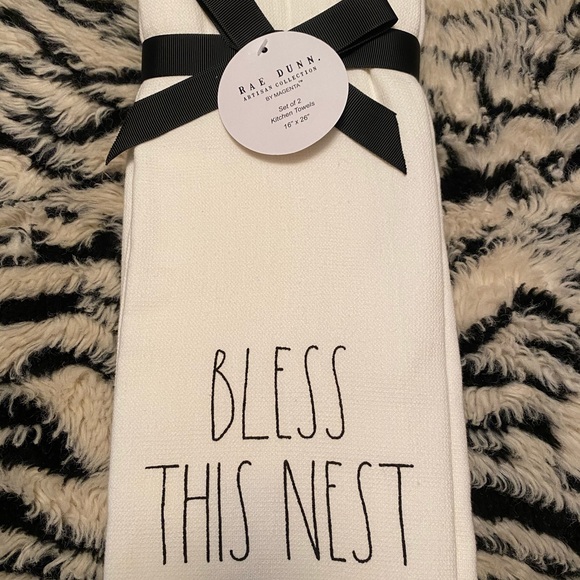 Rae Dunn Set of 2 Kitchen Towels